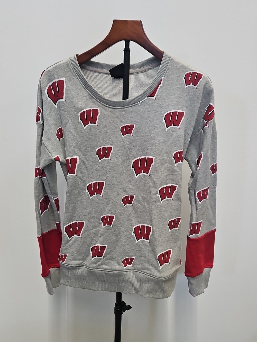 Wisconsin Badgers Gray Women's Logo-Print Pullover Sweatshirt with Red Accents